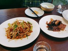 -湖畔鲁菜·二十年老字号餐厅(大明湖店)