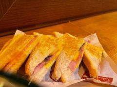 比基尼黑松露火腿三明治-tapas by dos cielos西班牙餐厅(重庆光环购物公园店)