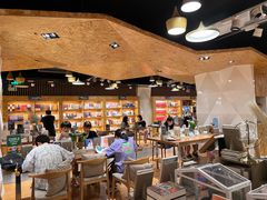 -新华里咖啡书吧(新华书店小寨店)