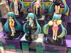 -泡泡玛特POPMART(侨福芳草地店)