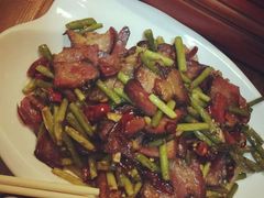 -临江餐馆二楼美食部落