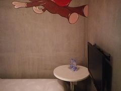 -卡罗酒店(东门晒布地铁站店)