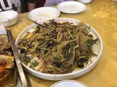 -鑫渔港海鲜本地菜·山海关浑锅(东戴河店)
