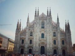 -文艺复兴百货(米兰大教堂广场店)