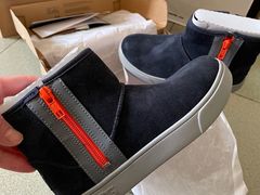 -UGG(燕莎奥特莱斯购物中心店)