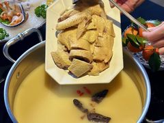 -鲜入唯煮·港式海鲜牛肉火锅(金宝街店)