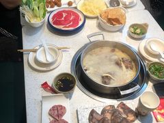 -三人行骨头王火锅(长寿店)