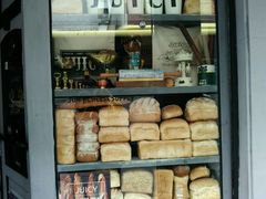 面包甜点陈列柜-Juicy Bakery(大学路店)