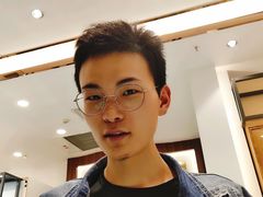 -回瑞眼镜·蔡司·依视路官方授权店(广益路万达店)