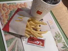 -麦当劳(四平路店)