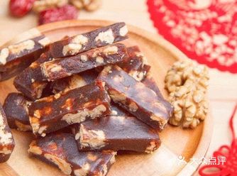 冬季是女生滋补养生的季节这款核桃糕是我的最爱枣泥成团