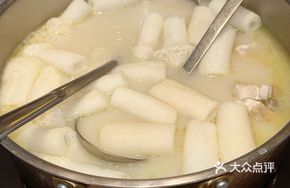 Powerful Bamboo Sponge Chicken in Pig's Trotter Soup