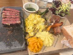 -Mark&Mars Restaurant