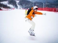 -鳌山滑雪度假区