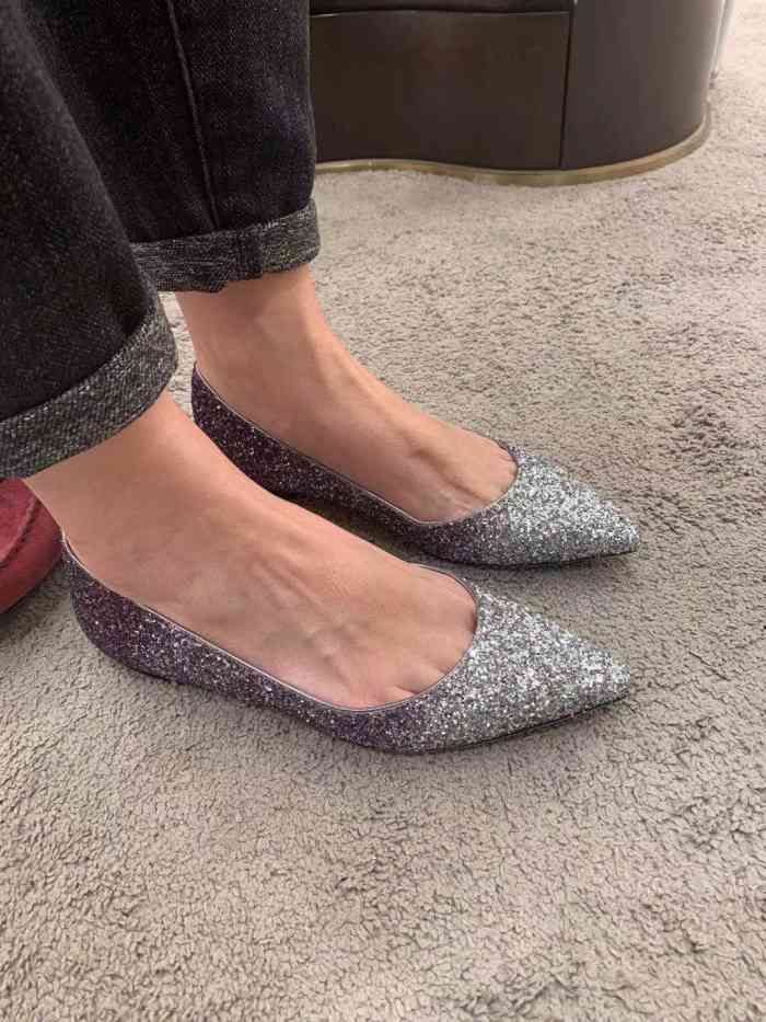 jimmy choo(老佛爷百货店)-"来买两双高跟鞋穿穿,女鞋是在二楼,四楼的