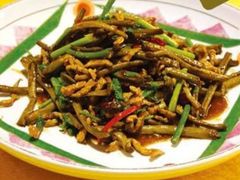 菱角秧炒肉-微山湖湖畔好客居鱼馆渔家菜