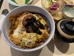 鹅肝肥牛盖浇饭和鳕鱼套餐-阿吾罗日本料理(K11艺术中心店)