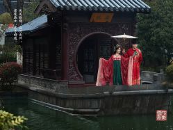 -雪中彩影婚纱摄影·微光艺术中心