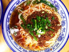 -渝之汇牛肉豌杂面