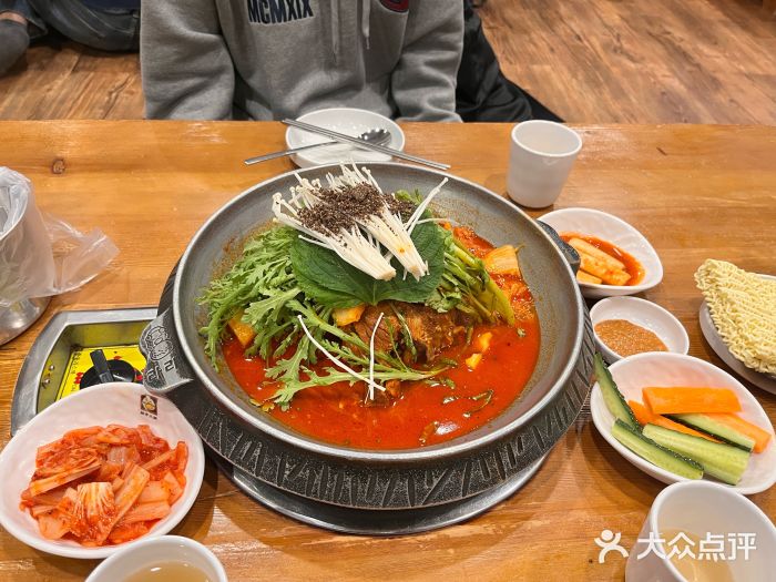 喇喇排骨火锅·传统韩式脊骨汤(望京西园总店)图片