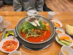 -喇喇排骨火锅·传统韩式脊骨汤(望京西园总店)