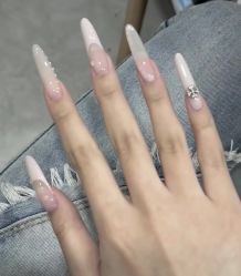 -UGIRL有个美甲