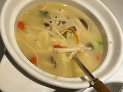 -赶海部落海鲜城(海阳路店)