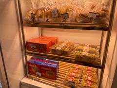 -红房子西点(汇联商厦天钥桥路店)