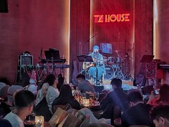 -TZ House音乐现场(来福士中心店)