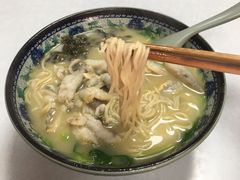 -明呈黄鱼面馆(斜土路店)