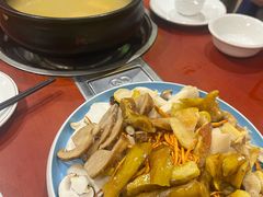 -菌之家·专业纯野生菌火锅·特色炒菌