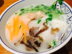 -云海肴·汽锅鸡·云南菜(天山百盛优客店)