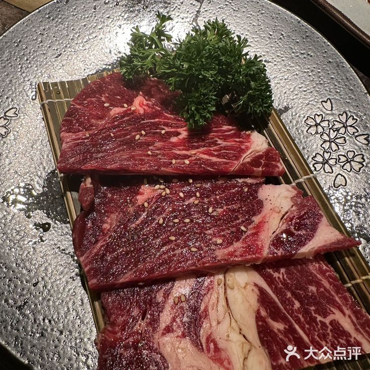 种草了很久的王野烤肉终于来了，一整个迫不及待