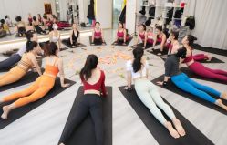 -亚太瑜伽普拉提学院