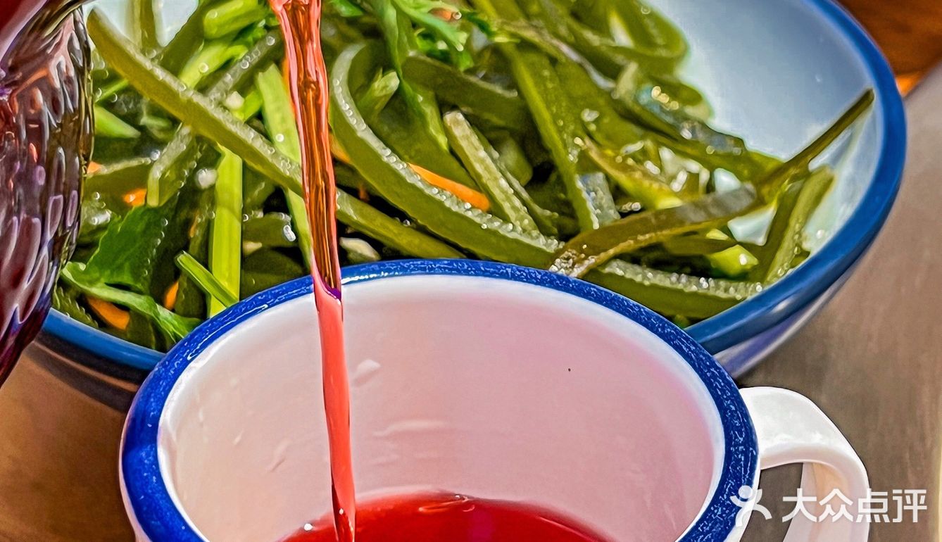 济南铁锅炖这么地道⁉️东北老铁惊了[鼓掌]