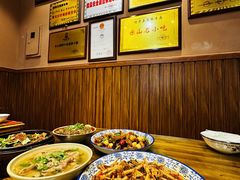 -谢老五跷脚牛肉·非遗传承店