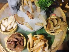 -菌彩云南野生菌火锅(万达广场店)