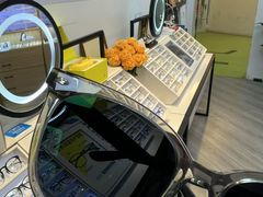 -天空之镜眼镜店蔡司依视路配镜授权零售店(望京颐堤港店)
