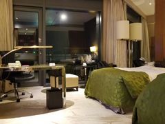 -上海滴水湖皇冠假日酒店