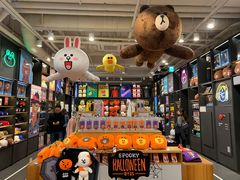 -LINE FRIENDS Garosu-gil Flagship Store