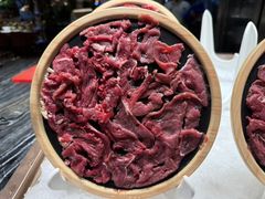 -雍容荟活帝王蟹活龙虾自助(苏宁旗舰店)