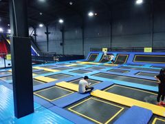 -Bounce Factory 反弹工厂蹦床公园(佛山店)