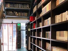 -钟书阁(松江泰晤士小镇店)