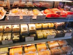 -红宝石·鲜奶小方·海派西点房(丰庄店)