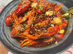 -肥肥虾庄·金牌油焖大虾(汉街SKP店)