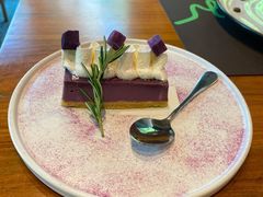 -Chom Cafe and Restaurant