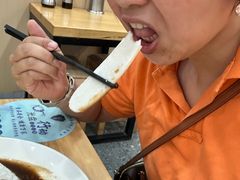 -三叶眼镜城批发市场(上海火车站店)