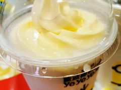 yeyeyeye奶冻款-麦当劳(东急新天地店)