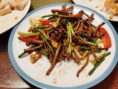 茶树菇炒牛肉-瑞记湛江鸡饭店·粤西第一鸡(粤垦店)