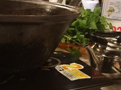 -鲜入围煮花胶鸡海鲜火锅